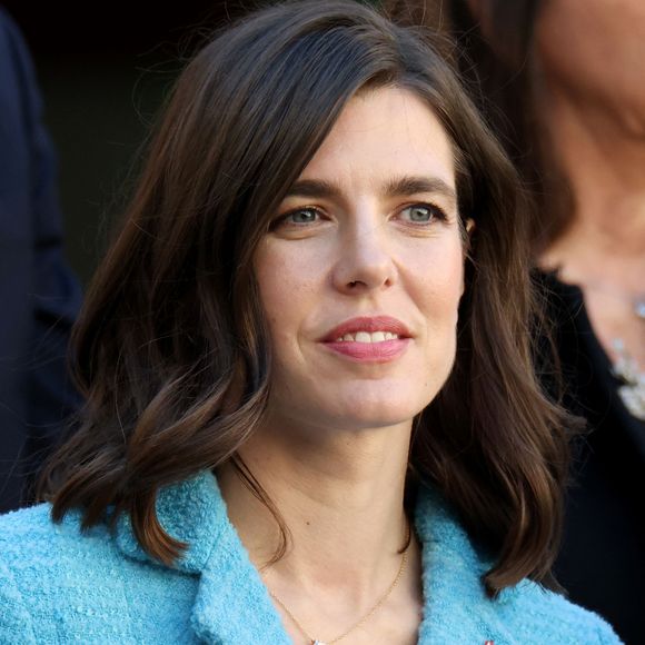 Charlotte Casiraghi  dans la cour du palais princier le jour de la fête nationale de Monaco le 19 novembre 2024.

© Jean-Charles Vinaj / Pool Monaco / Bestimage