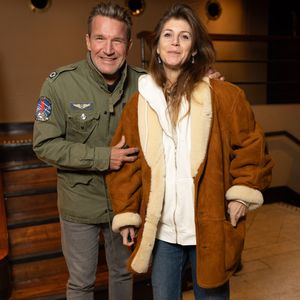 Benjamin Castaldi et sa femme Aurore Aleman - Avant-première du film "Au cœur de nos terres" au Club de l'Etoile qui sortira sur Fance 2 le 4 mars à Paris le 17 février 2026. © Julien Sarkissian/Bestimage