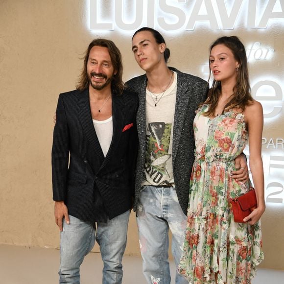 Bob Sinclar avec ses enfants Raphaël et Paloma Le Friant au photocall de la soirée LuisaViaRoma for UNICEF Winter Gala à Saint-Barthélemy le 29 décembre 2022.

Agence / Bestimage