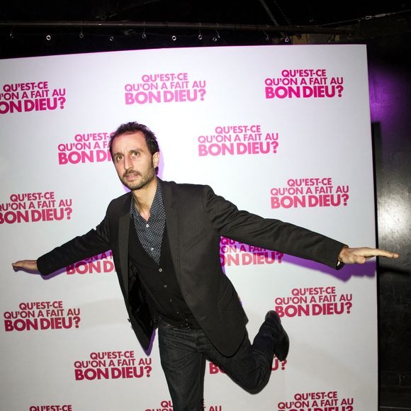 Arié Elmaleh posant à la boîte de nuit Showcase avant de célébrer le succès du film français "Qu'Est Ce Qu'on A Fait Au Bon Dieu" le 8 décembre 2014 à Paris, France. Photo Thierry Orban/Abaca