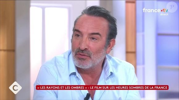 Jean Dujardin surpris par Jeanne Cherhal dans "C à vous", diffusé sur France 5 ce 11 mars 2026

Copyright : Capture d'écran France 5 / C à vous