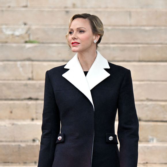 Deux jours plus tôt, Charlene avait fêté ses 47 ans.

La princesse Charlene assiste à la messe pontificale dans le cadre de la célébration de la Sainte Devote, sainte patronne de Monaco, à Monaco le 27 janvier 2025. © Bruno Bebert / Bestimage