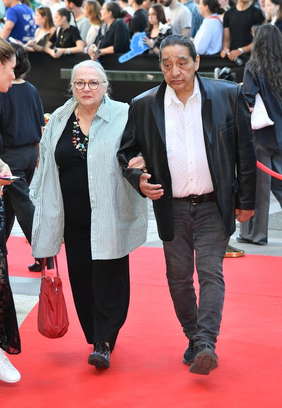 Josiane Balasko et son mari George Aguilar - Photocall de la série Netflix "Astérix et Obélix: le combat des chefs" au Cirque d'Hiver Bouglione à Paris le 29 avril 2025. © Veeren/Bestimage