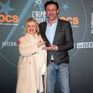 "Franchement, ça va, elle était blessée, elle a eu un accident donc il faut qu’elle ait du repos. Elle va se remettre", a-t-il premièrement déclaré

Isabelle Nanty, Jean-Paul Rouve - Soirée d'ouverture du 19ème Festival International du film de Comédie de l'Alpe d'Huez le 13 Janvier 2016. © Dominique Jacovides/Bestimage