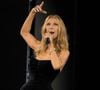 Cette tenue était sublimée par un spectaculaire collier Bulgari composé de plus de 360 diamants, pour 207 carats.

Céline Dion au défilé L'Oréal Paris 2026 "Express Your Worth" en ouverture de la fashion week collection printemps / été 2027 à Paris (PFW) , le 28 septembre 2025. © Florian Lavielle / Bestimage