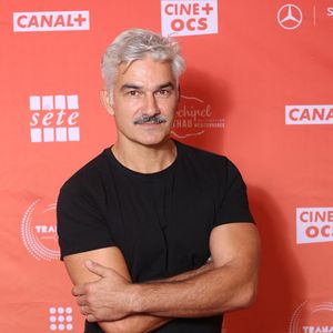 Il expliquait aux organisateurs d'un shooting photo : "Pour le bien de la photo j’ai dû me faire épiler parce que j’avais trop de poils et j’ai une réaction… J’ai des rougeurs !"

François Vincentelli au photocall de la série "Les Farouches" lors du 2ème Festival Creatvty 2025 des séries et créations audiovisuelles à Sète, le 13 novembre 2025. 

© Denis Guignebourg / Bestimage