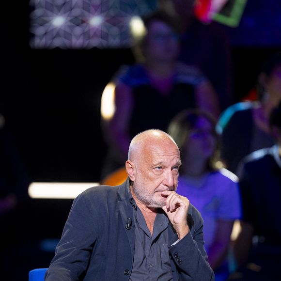Exclusif - François Berléand lors de l'enregistrement de l'émission "La Boîte à secrets", présentée par F.Bollaert et diffusée le 26 septembre 2025 sur France 3, dans les studios du Lendit à Saint-Denis, Seine Saint-Denis, France, le 8 septembre 2025. © Pierre Perusseau/Bestimage