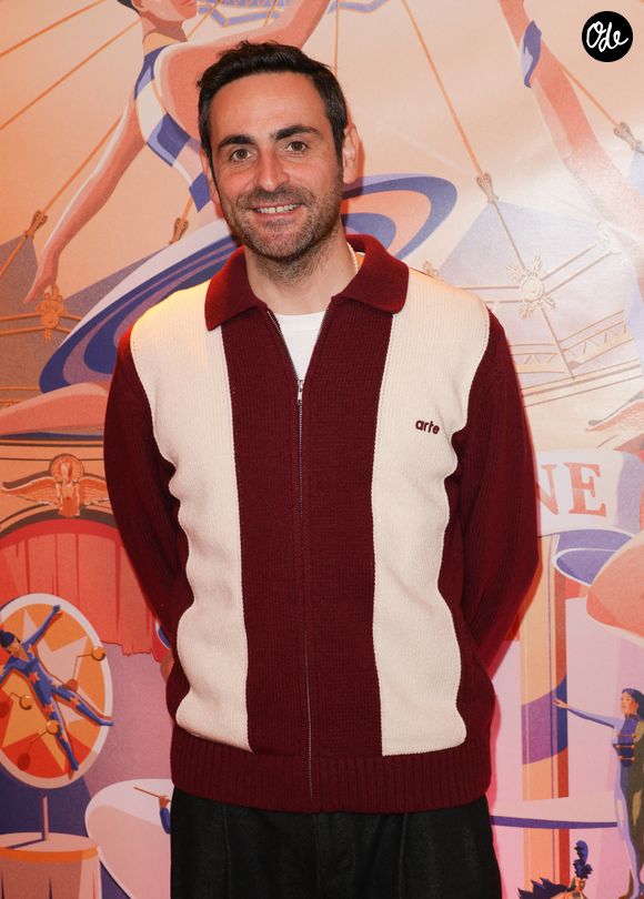 Laurent Goumarre, le directeur des programmes de la station, promet "une émission de divertissement" pour muscler la grille estivale. 

Camille Combal au photocall de la générale du spectacle "Tempo" du Cirque d'Hiver Bouglione à Paris, France, le 18 octobre 2025. © Coadic Guirec/Bestimage