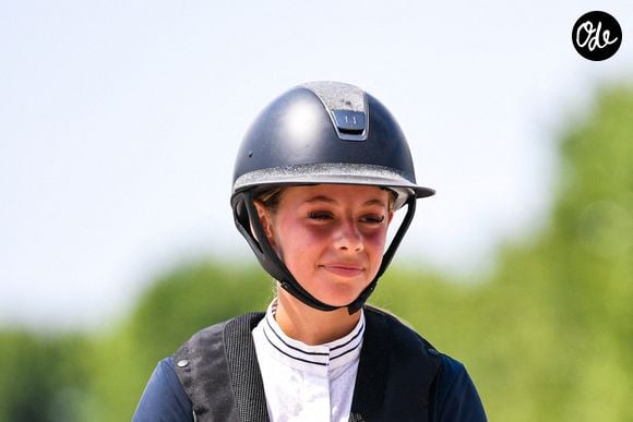 Giulia Sarkozy de son côté, s'épanouie dans sa passion pour l'équitation.

Giulia SARKOZY, fille de Nicolas SARKOZY, ancien président de la République française, et de Carla BRUNI, chanteuse française, lors de la deuxième journée du Longines Paris Eiffel Jumping 2026, le 20 juin 2026 à la Tour Eiffel, à Paris, en France. Photo : Ewen Gavet/Icon Sport/ABACAPRESS.COM