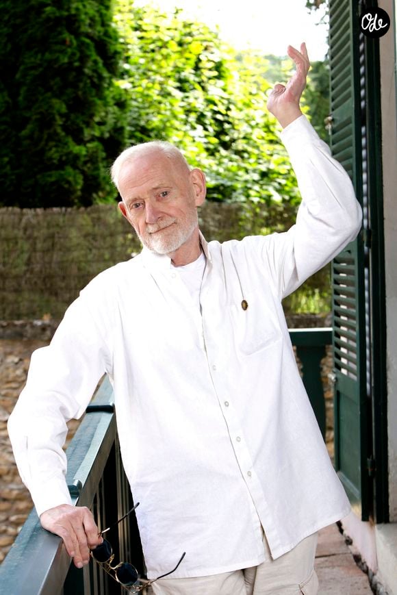 Pourtant, à l'approche de ses 80 ans, qu'il fêtera en 2026, l'envie de créer est restée intacte.

Rendez-vous avec William Sheller lors des "25 ans de la Forêt des livres" à Chanceux-près-Loches. Le 29 août 2021
© Cédric Perrin / Bestimage