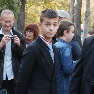 Le fils de Valérie Trierweiler a finalement quitté son travail afin d'ouvrir son propre restaurant en France

Exclusif- Valerie Trierweiler se promene avec son fils cadet Leonard avenue Gabriel pres du Studio Gabriel a Paris le 23 octobre 2013.
Crédit : Agence / Bestimage