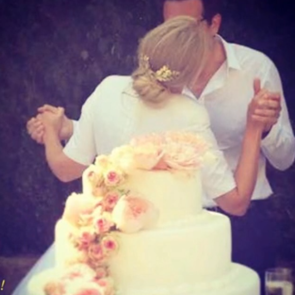 Agathe Lecaron surprise par son mari pour sa dernière dans "Les Maternelles"