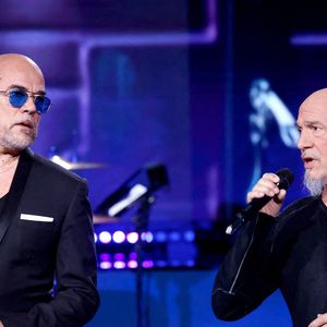 Pascal Obispo, Florent Pagny - Emission spéciale "Unis pour l'Ukraine" à la Maison de la Radio et de la Musique, diffusée en direct sur France 2 et présentée par Nagui et Leïla.Kaddour à Paris le 8 mars 2022 © Cyril Moreau / Jack Tribeca / Bestimage