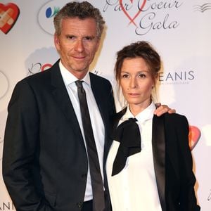 Denis Brogniart et sa femme Hortense au gala "Par Coeur" pour les 10 ans de l'association "Cekedubonheur" au pavillon d'Armenonville à Paris. Le 24 septembre 2015. Crédit Cyril Moreau / Bestimage