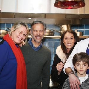 Alessandro Belmondo avec ses parents Paul et Luana Belmondo et Charlotte Joly, à Saint-Cloud, le 31 janvier 2018.

© Denis Guignebourg/Bestimage