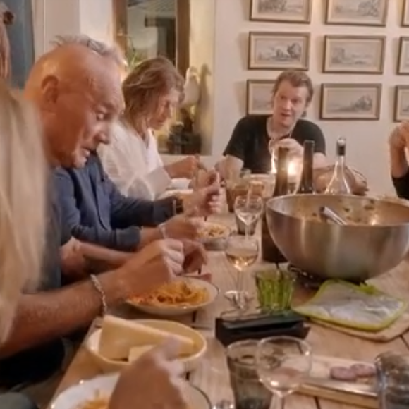 Bénabar ouvre les portes de sa maison dans l'émission "Mon côté sud"