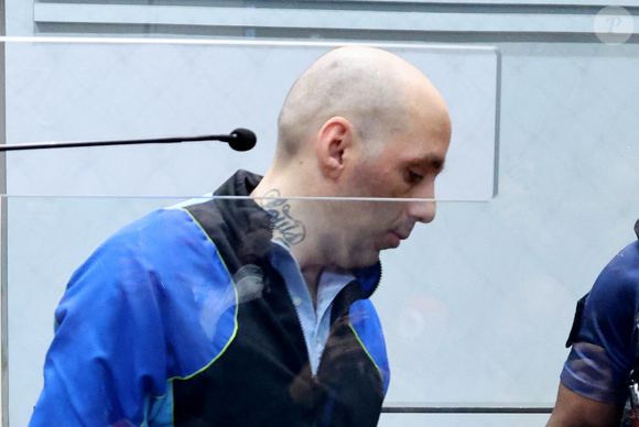 Cédric Jubillar arrive dans le box des accusés au tribunal d'Albi pour son procès pour meurtre par conjoint le 22 septembre 2025
© Dominique Jacovides / Bestimage