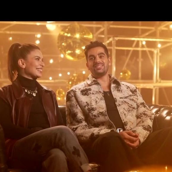 En plus de DALS, Lucie Bernardoni continue de faire répéter les élèves de la Star Academy

Lucie Bernardoni et Christophe Licata sur le plateau de Danse avec les stars le 30 janvier 2026. Capture d'écran/TF1
