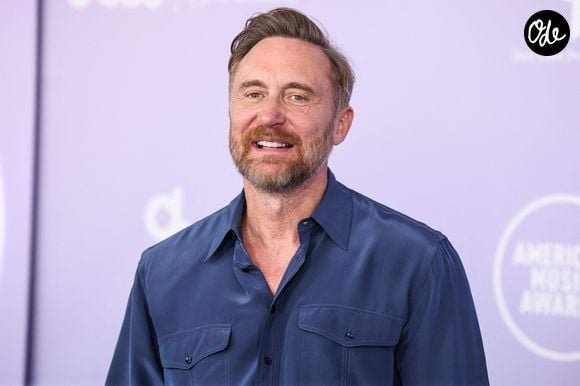 Le DJ apparaît notamment aux côtés de sa compagne Jessica Ledon, avec qui il partage sa vie depuis 2016.

David Guetta - 52e édition des American Music Awards, organisée au MGM Grand Garden Arena le 25 mai 2026 à Paradise, Las Vegas, dans le Nevada, aux États-Unis.
Backgrid USA / Bestimage