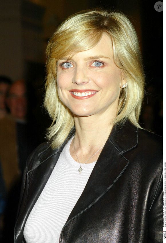 Courtney Thorne-Smith lors d'une cérémonie en faveur du Centre contre le cancer de Revlon Los Angeles, le 11 février 2002. ALAIN ROLLAND / MAXIMA PROD / BESTIMAGE