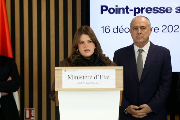 Un décès qui fait "suite à une maladie fulgurante survenue lors de son hospitalisation".

Exclusif - Didier Guillaume, ministre d’état de Monaco, Camille Gottlieb (présidente de Be Safe Monaco, Association Monégasque de lutte contre
la consommation d’Alcool au volant) - Conférence de presse sur la sécurité routière à Monaco le 16 décembre 2024.  © Jean-François Ottonello / Nice Matin / Bestimage