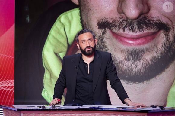 Exclusif - Cyril Hanouna, sur le plateau de l’émission « TPMP » présentée par C.Hanouna et diffusée en direct sur Youtube et sur toutes les box (SFR, FREE, Bouygues, MyCanal etc), Paris, France, le 19 mars 2025. © Jack Tribeca / Bestimage