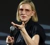 Durant l’année académique 2026-2027, ce sera en tant qu’enseignante qu’elle brillera au St Catherine’s College de l’université d’Oxford. 

Masterclass de Cate Blanchett au Palais des Festivals lors du 79ème Festival International du Film de Cannes. Le 17 mai 2026
© Isabelle Vauthier / Pool / Bestimage