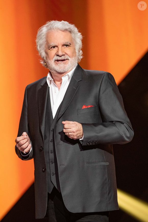 Roland Magdane - Enregistrement de l'émission "Le grand show de l'humour - Les 50 comiques préférés des français 2020" au Palais des Sports de Paris, qui sera diffusée le 22 février sur France 2. 
© Cyril Moreau / Bestimage