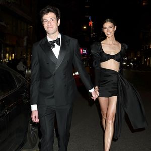 Josh Kushner et Bob Iger seraient prêts à racheter la franchise à Mark Walter, sous réserve de l'approbation de la NBA.
Karlie Kloss et Josh Kushner à New York City après le Met Gala. © Backgrid USA / Bestimage