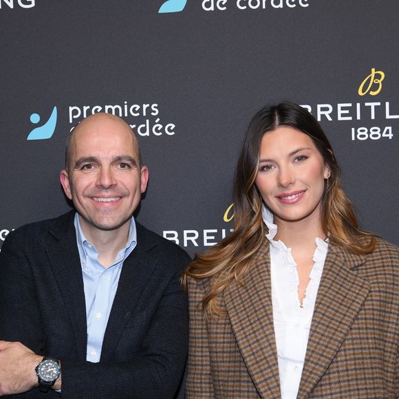 Camille Cerf et Edouard d'Arbaumont, Pdg de Breitling Europe, lors du dîner de charité Breitling à la Samaritaine pour l’association "Premiers de Cordée" à Paris le 14 novembre 2022. 

© Rachid Bellak/Bestimage