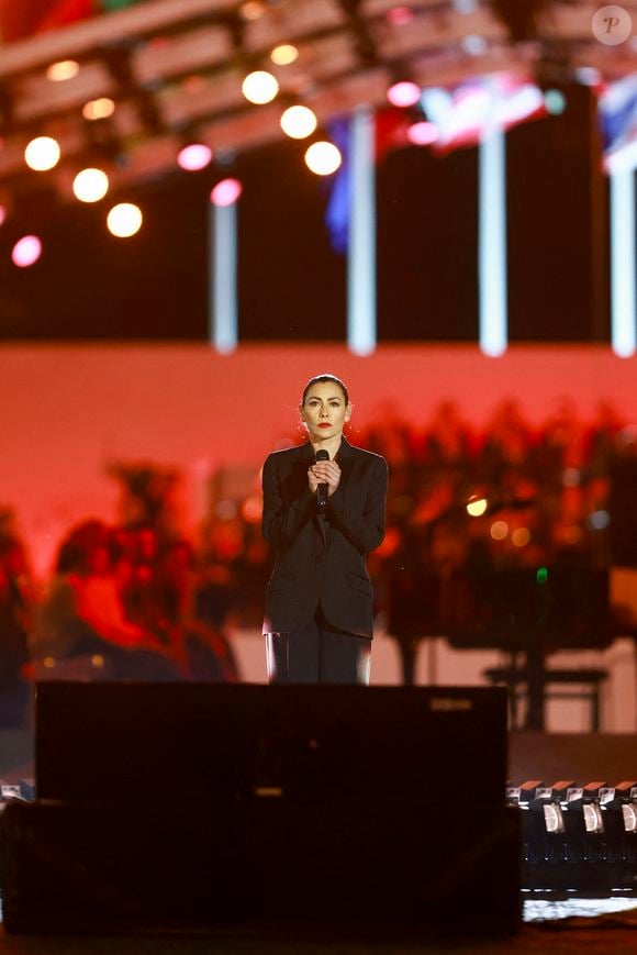 Exclusif - Olivia Ruiz - Emission "Le concert pour la paix" sur les Champs-Elysées à Paris, retransmis en direct sur France 2, le 8 mai 2025.  © Christophe Clovis - Pierre Perusseau / Bestimage