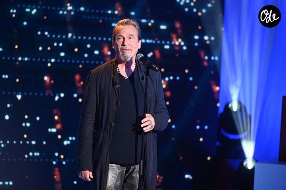 Le chanteur a toutefois décidé de ne pas en assurer la promotion.

Florent Pagny lors de l'enregistrement de l'émission "Vivement dimanche" au studio Rive gauche, présentée par M.Drucker, diffusée sur France 3 le 21 juin 2026, à Paris, France, le 20 mai 2026.

© Guillaume Gaffiot/Bestimage
