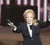 La star place simplement des bigoudis sur cheveux secs avant de les humidifier avec un brumisateur.

Sylvie Vartan - Cérémonie de la 40ème édition des Victoires de la Musique à la Seine Musicale à Boulogne-Billancourt, France, le 14 février 2025. © Coadic Guirec/Bestimage