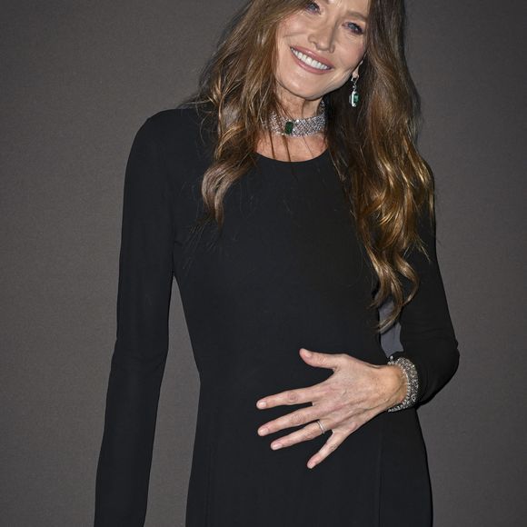 La soupe d’Hippocrate est une recette ancestrale créée par le père de la médecine au Ve siècle avant J.-C. 

Carla Bruni- Diner Women In Motion, Kering au musee de La Castres à Cannes. - Photocall du dîner "Women In Motion, Kering", Place de la Castre lors du 78ème Festival International du Film de Cannes. © Olivier Borde/Bestimage