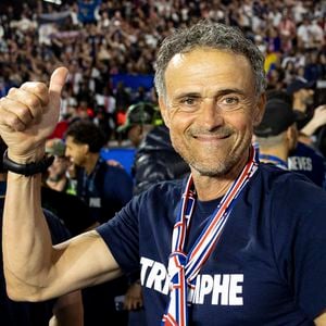 Luis Enrique - Les joueurs du PSG célèbrent leur titre de Champion d'Europe au Parc Des Princes à Paris. © Cyril Moreau/Bestimage