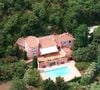 Focus sur la célèbre bastide du chanteur, perchée sur les hauteurs de Saint-Tropez.

Maison d'Eddy Mitchell à Saint-Tropez. ANGELI-GARCIA / BESTIMAGE