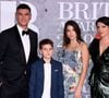 Lancé en 2018, le Sunny Hill Festival est devenu un événement majeur des Balkans et une vitrine internationale pour le Kosovo.

La famille de Dua Lipa, ses parents Dukagjin et Anesa Lipa ainsi que ses frères et sœurs Rina et Gjin, lors de la cérémonie des Brit Awards 2019 à l'O2 Arena de Londres, au Royaume-Uni, le 20 février 2019. Photo de Doug Peters/Pa Wire/ABACAPRESS.COM