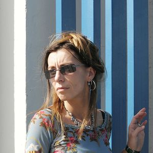 Depuis, Milo a tenté de se faire un chemin dans la musique comme son père puisqu'il a sorti un EP en 2019 avec deux autres rappeurs : Muninn et Jemon. 

Kristina Rady, l'ancienne épouse de Bertrand Cantat, arrive au centre de détention de Muret, dans le sud-ouest de la France, le matin du 2 octobre 2004 avec un ami pour rencontrer le chanteur de Noir Desir emprisonné en France après son retour de Lithunie, pour le meurtre de l'actrice française Marie Trintignant. Photo par Patrick Bernard/ABACA.