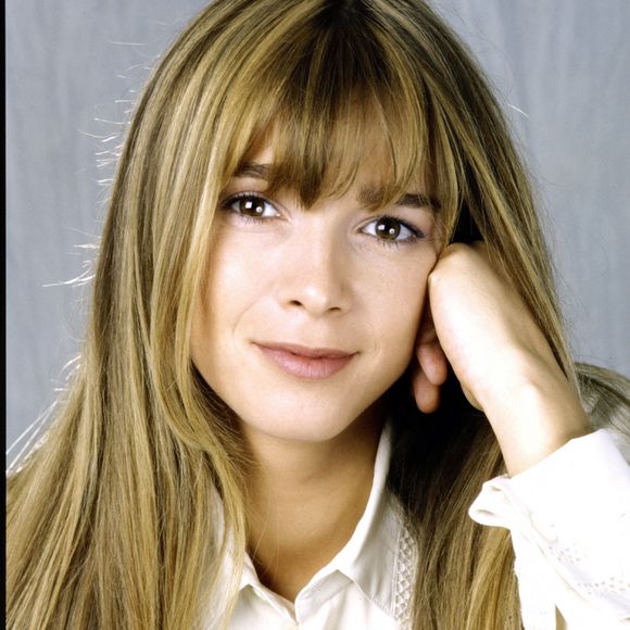 Portrait de Hélène Rollès le 07 octobre 1993. Photo par CEDRIC PERRIN / BESTIMAGE