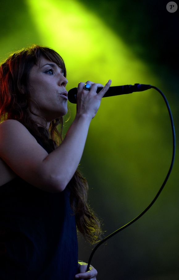 La chanteuse française de nouvelle chanson ZAZ se produit à la Citadelle de Spandau à Berlin, Allemagne, 02 août 2013. ZAZ, alias Isabelle Geffroy, est en tournée pour soutenir son album actuel " Recto verso ". Photo par MATTHIAS BALK/DPA/ABACAPRESS.COM