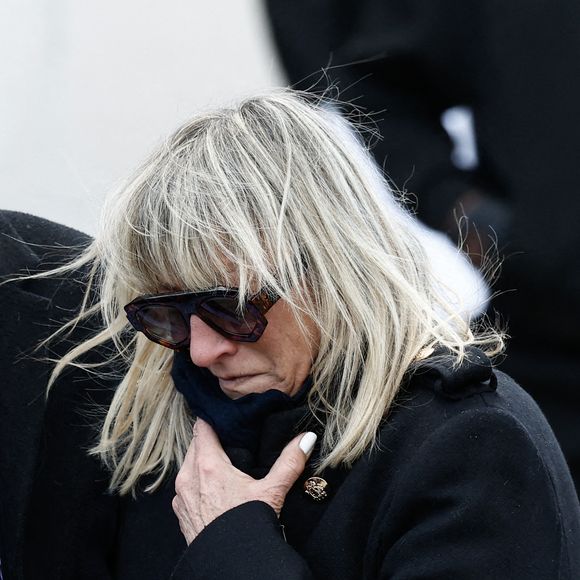 Dévastée par ces épreuves, l'animatrice a salué la chaîne de solidarité qui s'est mobilisée pour tenter de sauver l'animal.

Christine Bravo - Sorties des obsèques d'Isabelle Mergault à la Coupole du Père-Lachaise à Paris le 30 mars 2026. © Cyril Moreau - Dominique Jacovides / Bestimage