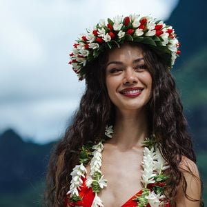 Hinaupoko Deveze, Instagram