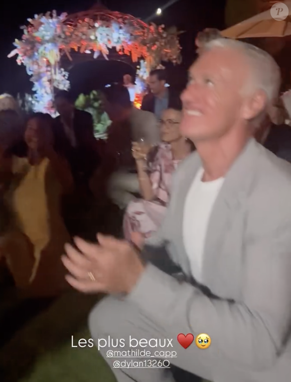 Didier Deschamps s'est retrouvé à genoux dans le jardin de la propriété

Didier Deschamps au mariage de son fils Dylan, 30 août 2025 @Instagram