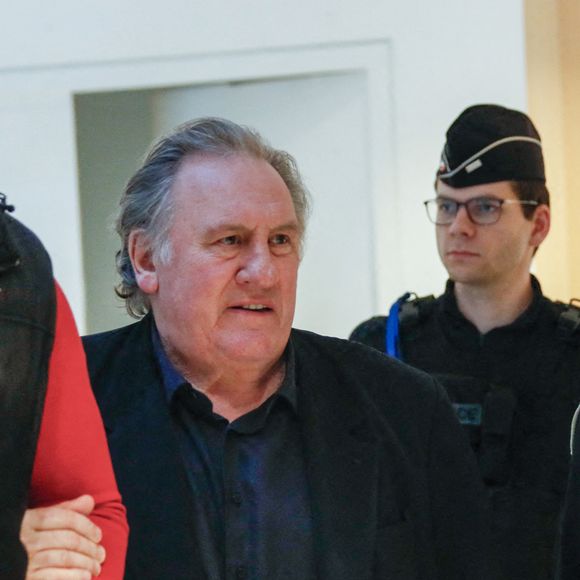 Gérard Depardieu à son procès pour agressions sexuelles sur deux femmes lors d'un tournage de film en 2021, au tribunal correctionnel de Paris, France, le 27 mars 2025. © Christophe Clovis/Bestimage