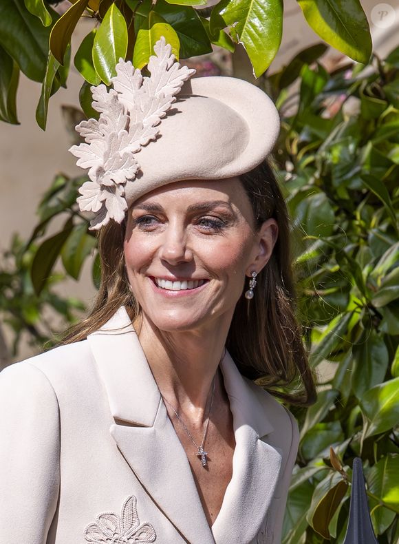 Kate Middleton assiste  à l'office annuel de Pâques à la chapelle Saint-Georges, dans l'enceinte du château de Windsor, le 5 avril 2026.

Photo : Backgrid UK / Bestimage