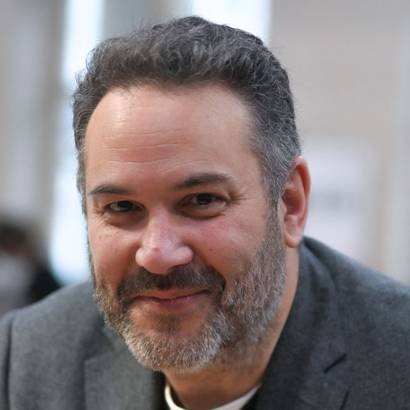 Bruce Toussaint - « Les Grandes Rencontres Hachette », à l'occasion du 200e anniversaire de l'éditeur, au palais Brongniart à Paris (13 - 15 mars 2026), le 13 mars 2026. 
© Lionel Urman / Bestimage