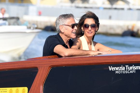 George Clooney et sa femme Amal Clooney arrivent à Venise avant le 82e Festival international du film de Venise - Italie, mardi 26 août 2025.
Backgrid UK/ Bestimage