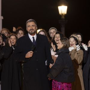 Exclusif - Olivier Minne et Zoé Clauzure - Emission "La grande soirée du 31 de Paris", diffusée le 31 décembre sur France 2 
© Cyril Moreau / Bestimage