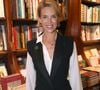 Passionnée de gastronomie, la mère de famille y profite d'un magnifique marché situé à deux pas de chez elle.

Julie Andrieu - Eve Ruggieri dédicace son livre " Au cas où je mourrais " à la Librairie Galignani à Paris, France. Le 12 Octobre 2023.
© Bertrand Rindoff / Bestimage
