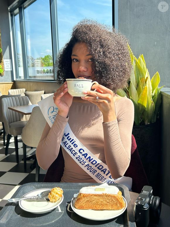 Elle souhaite représenter au mieux l’Alsace et préparer l’élection de Miss France 2026.

Julie Decroix, Instagram